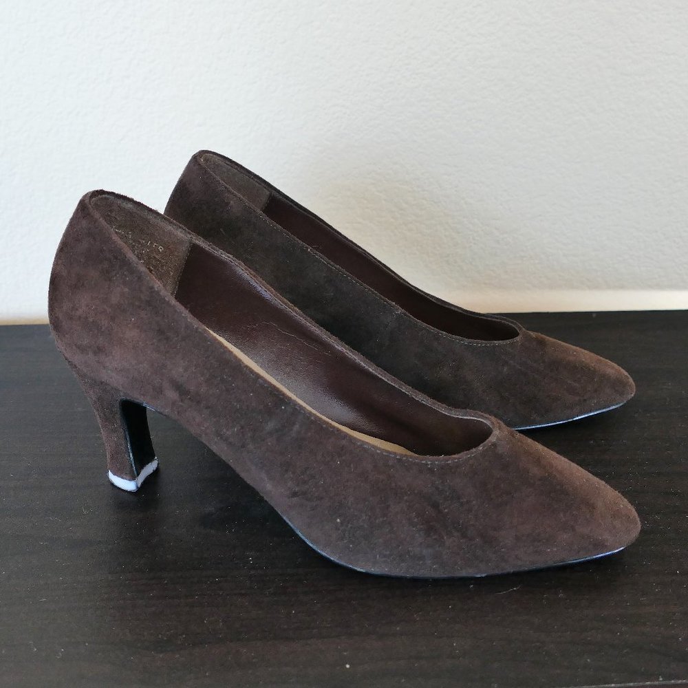 NEW Escapade Brown Suede Heels- Size 6